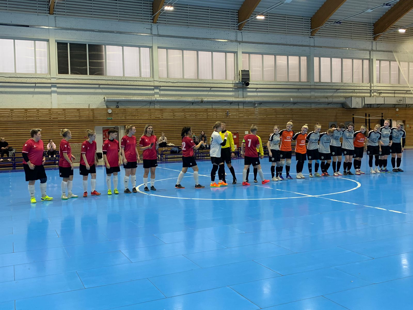 Успешное выступление команды девушек Малоохтинского колледжа по мини-футболу