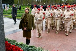 «Памяти павших будьте достойны!»