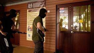 В СПб ГБ ПОУ "Малоохтинский колледж" были проведены учения в рамках Всероссийского учения по отработке комплексного сценария "Действия работников, обучающихся, сотрудников охраны образовательных организаций, а также сотрудников оперативных служб на объектах (территориях) при совершении (угрозе совершения) террористических актов, в том числе с применением беспилотных летательных аппаратов" 